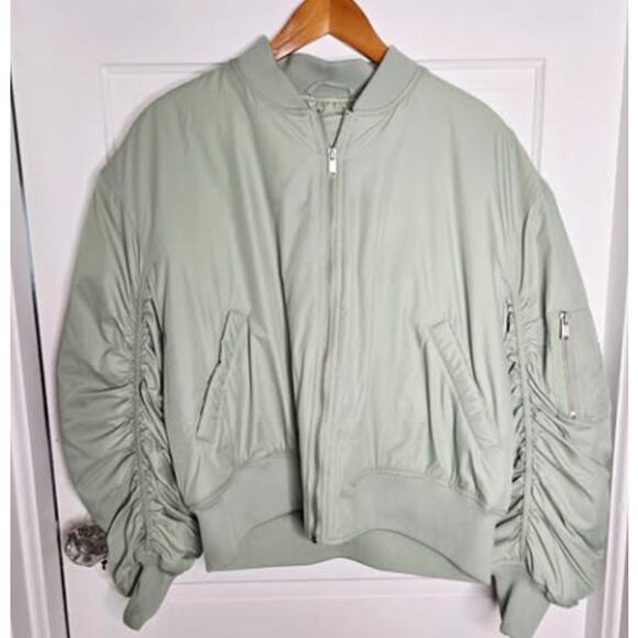 Urban Outfitters BDG Charlie Barrel Sleeve Bomber Jacket Size M NWT - Picture 3 of 5